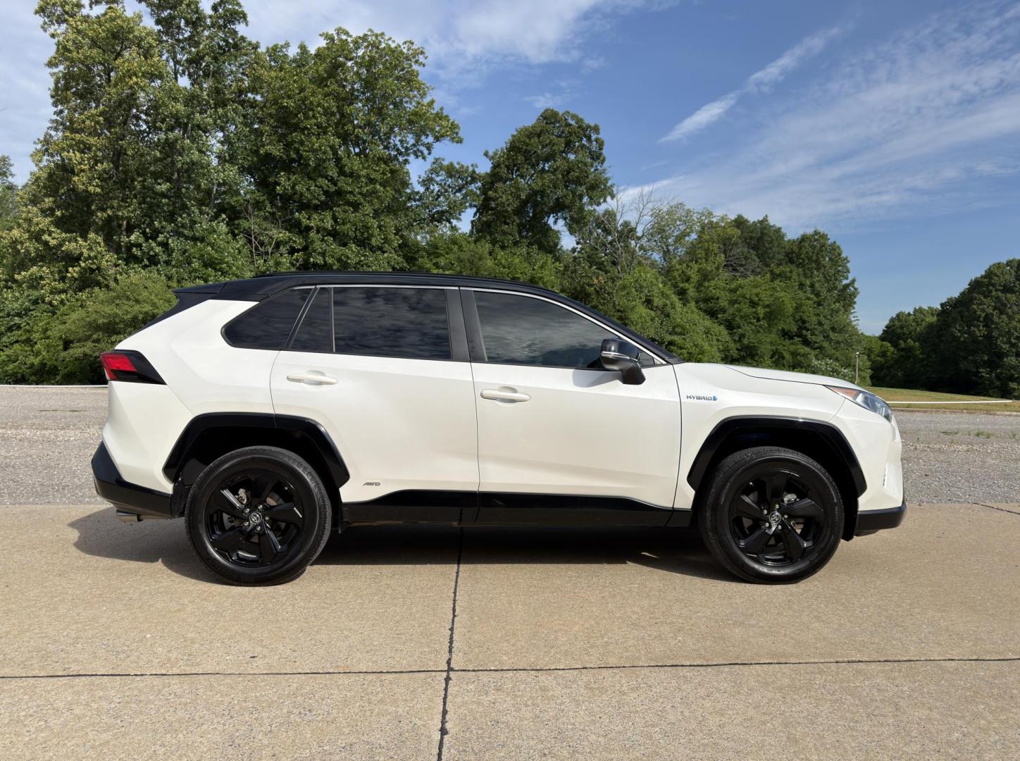 2019 WHITE /Black Toyota RAV4 Hybrid XSE (2T3EWRFV5KW) with an 2.5L 4 Cyl. HYBRID engine, CVT transmission, located at 2990 Old Orchard Rd., Jackson, MO, 63755, 37.354214, -89.612106 - 2019 Toyota RAV4 XSE Hybrid 74xxx miles All Wheel Drive 2.5L 4 Cyl. Hybrid Automatic Leather Backup Camera Power Driver Seat Backup Camera Sunroof Bluetooth Cruise Power Windows/Locks/Mirrors We have financing available and we accept trades! Fill out a credit application on our website - Photo#8