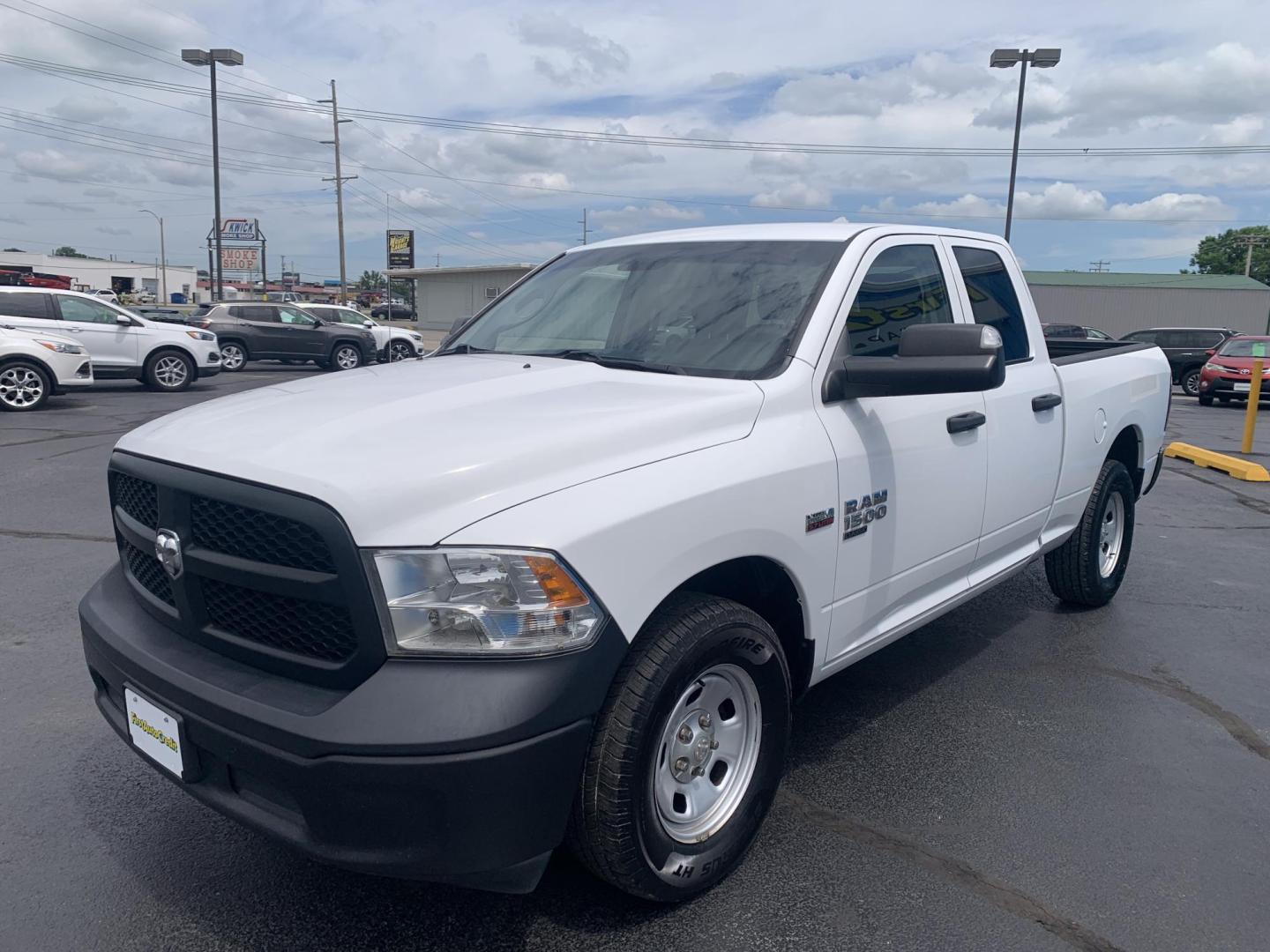 2022 WHITE /GRAY RAM 1500 Classic Tradesman Quad Cab 2WD (1C6RR6FT8NS) with an 5.7L V8 OHV 16V engine, Automatic transmission, located at 506 S. Kingshighway, Cape Girardeau, MO, 63703, (573) 235-5000, 37.294991, -89.553635 - 2022 RAM 1500 Classic Tradesman Quad Cab 2WD 102,xxx miles One Owner 5.7L Hemi 2 Wheel Drive Backup Camera Bluetooth Power windows/locks/mirrors We have financing available and we accept trades! Fill out a credit application on our website or come by today! If you have any questions, give u - Photo#3