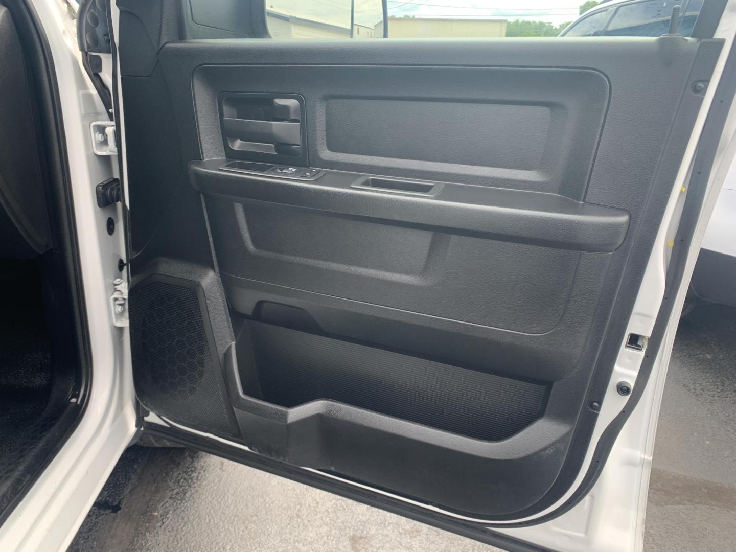 2022 WHITE /GRAY RAM 1500 Classic Tradesman Quad Cab 2WD (1C6RR6FT8NS) with an 5.7L V8 OHV 16V engine, Automatic transmission, located at 506 S. Kingshighway, Cape Girardeau, MO, 63703, (573) 235-5000, 37.294991, -89.553635 - 2022 RAM 1500 Classic Tradesman Quad Cab 2WD 102,xxx miles One Owner 5.7L Hemi 2 Wheel Drive Backup Camera Bluetooth Power windows/locks/mirrors We have financing available and we accept trades! Fill out a credit application on our website or come by today! If you have any questions, give u - Photo#10