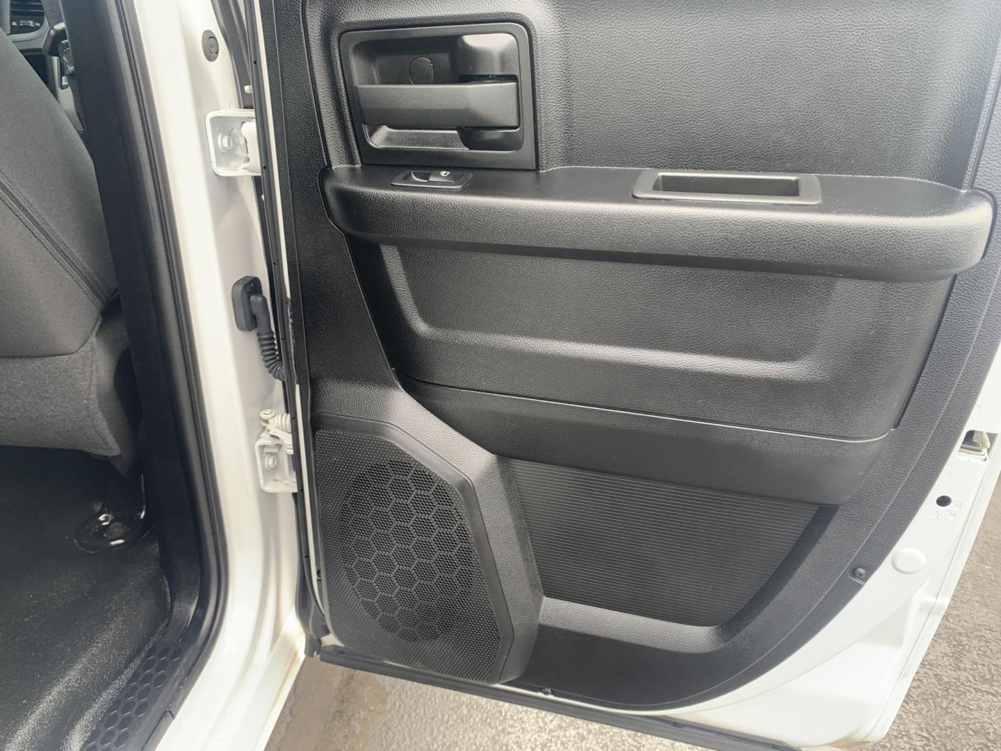 2022 WHITE /GRAY RAM 1500 Classic Tradesman Quad Cab 2WD (1C6RR6FT8NS) with an 5.7L V8 OHV 16V engine, Automatic transmission, located at 506 S. Kingshighway, Cape Girardeau, MO, 63703, (573) 235-5000, 37.294991, -89.553635 - 2022 RAM 1500 Classic Tradesman Quad Cab 2WD 102,xxx miles One Owner 5.7L Hemi 2 Wheel Drive Backup Camera Bluetooth Power windows/locks/mirrors We have financing available and we accept trades! Fill out a credit application on our website or come by today! If you have any questions, give u - Photo#12