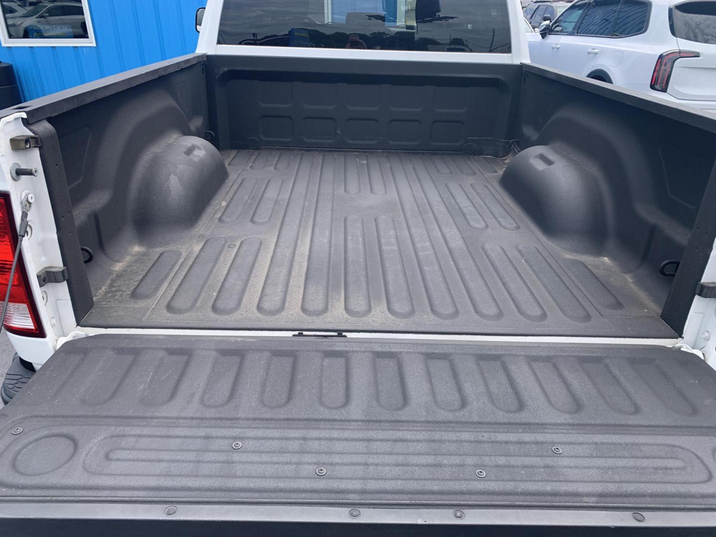 2022 WHITE /GRAY RAM 1500 Classic Tradesman Quad Cab 2WD (1C6RR6FT8NS) with an 5.7L V8 OHV 16V engine, Automatic transmission, located at 506 S. Kingshighway, Cape Girardeau, MO, 63703, (573) 235-5000, 37.294991, -89.553635 - 2022 RAM 1500 Classic Tradesman Quad Cab 2WD 102,xxx miles One Owner 5.7L Hemi 2 Wheel Drive Backup Camera Bluetooth Power windows/locks/mirrors We have financing available and we accept trades! Fill out a credit application on our website or come by today! If you have any questions, give u - Photo#7