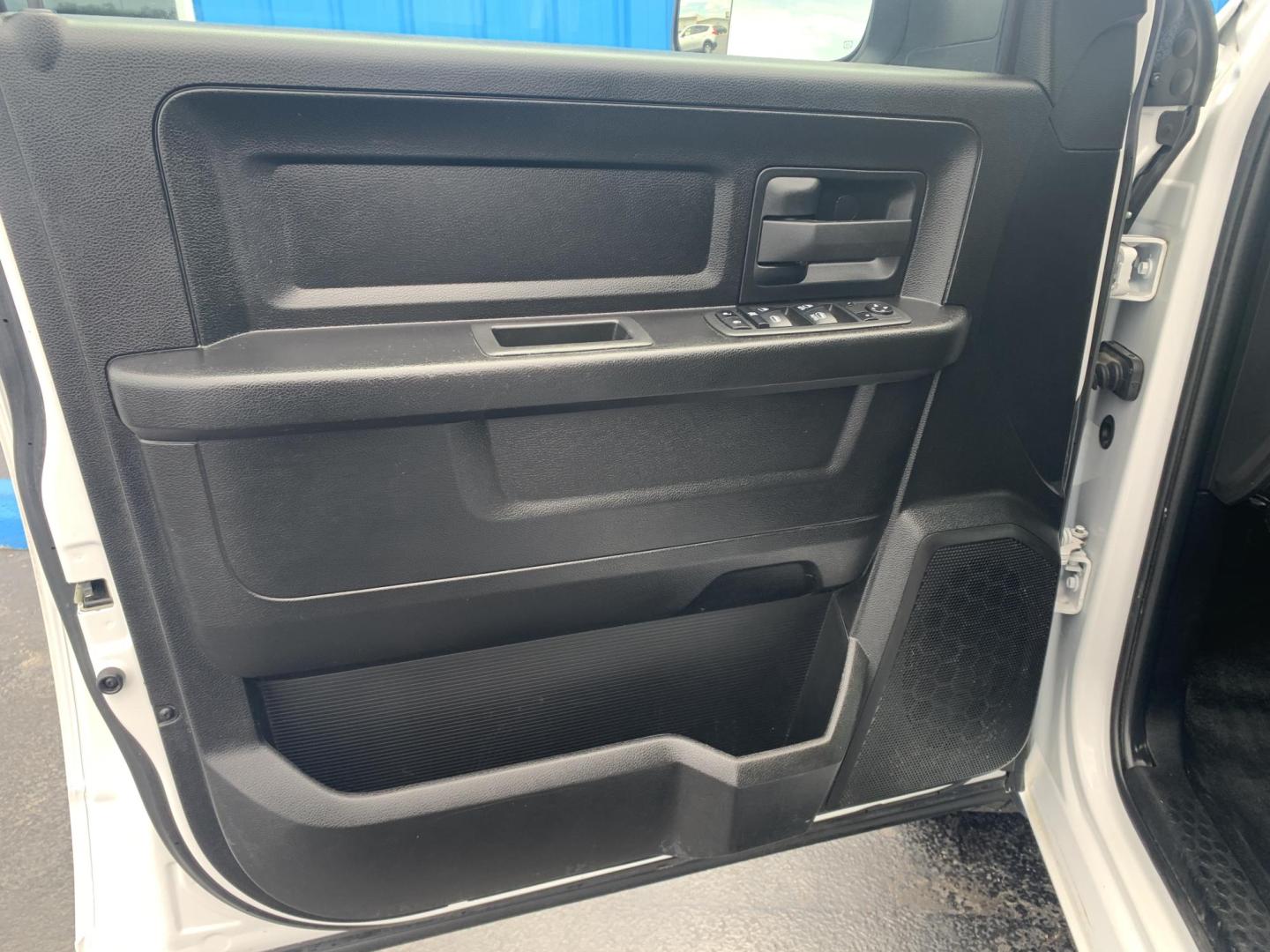 2022 WHITE /GRAY RAM 1500 Classic Tradesman Quad Cab 2WD (1C6RR6FT8NS) with an 5.7L V8 OHV 16V engine, Automatic transmission, located at 506 S. Kingshighway, Cape Girardeau, MO, 63703, (573) 235-5000, 37.294991, -89.553635 - 2022 RAM 1500 Classic Tradesman Quad Cab 2WD 102,xxx miles One Owner 5.7L Hemi 2 Wheel Drive Backup Camera Bluetooth Power windows/locks/mirrors We have financing available and we accept trades! Fill out a credit application on our website or come by today! If you have any questions, give u - Photo#16
