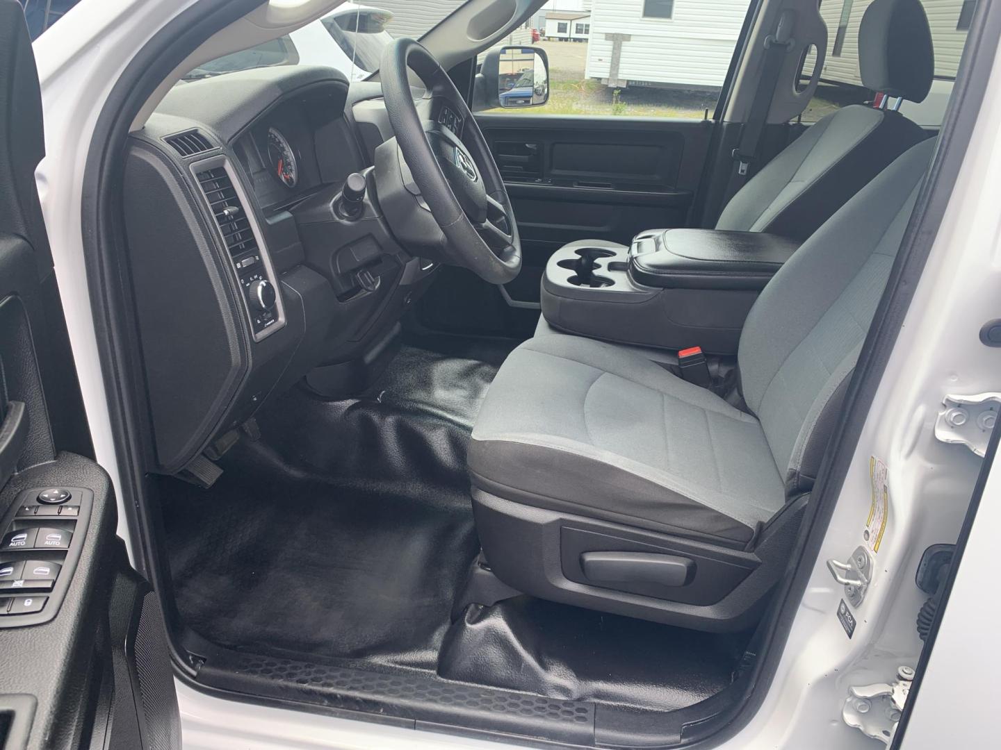 2022 WHITE /GRAY RAM 1500 Classic Tradesman Quad Cab 2WD (1C6RR6FT8NS) with an 5.7L V8 OHV 16V engine, Automatic transmission, located at 506 S. Kingshighway, Cape Girardeau, MO, 63703, (573) 235-5000, 37.294991, -89.553635 - 2022 RAM 1500 Classic Tradesman Quad Cab 2WD 102,xxx miles One Owner 5.7L Hemi 2 Wheel Drive Backup Camera Bluetooth Power windows/locks/mirrors We have financing available and we accept trades! Fill out a credit application on our website or come by today! If you have any questions, give u - Photo#17