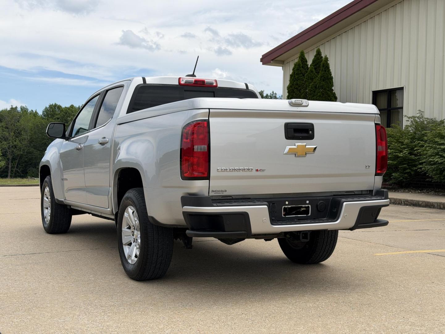 2020 SILVER /Black Chevrolet Colorado LT Crew Cab 2WD (1GCGSCEN6L1) with an 3.6L V6 engine, Automatic transmission, located at 2990 Old Orchard Rd., Jackson, MO, 63755, 37.354214, -89.612106 - 2020 Chevrolet Colorado LT 122xxx miles Rear Wheel Drive 3.6L V6 Automatic Backup Camera Power Driver Seat Bluetooth Remote Start Cruise Power Windows/Locks/Mirrors We have financing available and we accept trades! Fill out a credit application on our website or come by today! If you hav - Photo#9