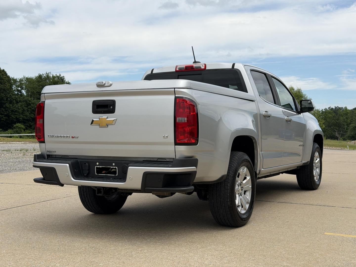 2020 SILVER /Black Chevrolet Colorado LT Crew Cab 2WD (1GCGSCEN6L1) with an 3.6L V6 engine, Automatic transmission, located at 2990 Old Orchard Rd., Jackson, MO, 63755, 37.354214, -89.612106 - 2020 Chevrolet Colorado LT 122xxx miles Rear Wheel Drive 3.6L V6 Automatic Backup Camera Power Driver Seat Bluetooth Remote Start Cruise Power Windows/Locks/Mirrors We have financing available and we accept trades! Fill out a credit application on our website or come by today! If you hav - Photo#8