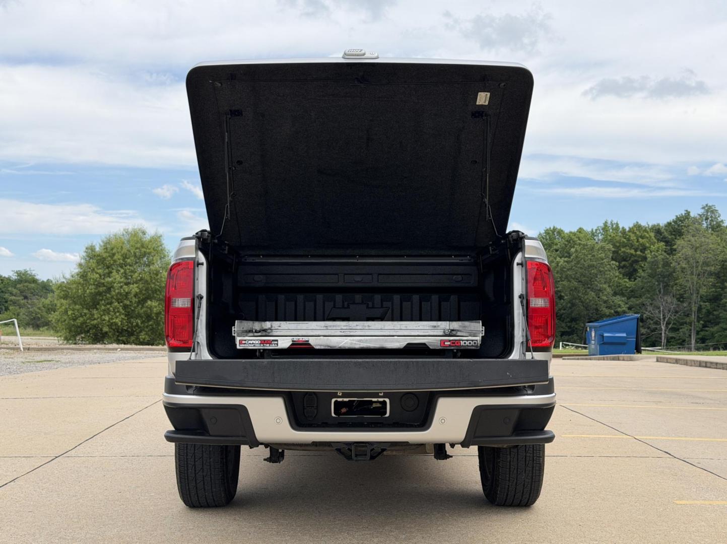 2020 SILVER /Black Chevrolet Colorado LT Crew Cab 2WD (1GCGSCEN6L1) with an 3.6L V6 engine, Automatic transmission, located at 2990 Old Orchard Rd., Jackson, MO, 63755, 37.354214, -89.612106 - 2020 Chevrolet Colorado LT 122xxx miles Rear Wheel Drive 3.6L V6 Automatic Backup Camera Power Driver Seat Bluetooth Remote Start Cruise Power Windows/Locks/Mirrors We have financing available and we accept trades! Fill out a credit application on our website or come by today! If you hav - Photo#18
