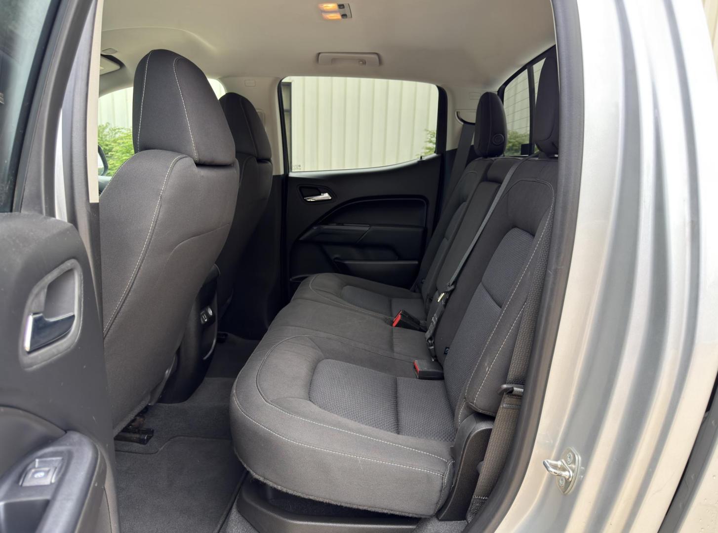 2020 SILVER /Black Chevrolet Colorado LT Crew Cab 2WD (1GCGSCEN6L1) with an 3.6L V6 engine, Automatic transmission, located at 2990 Old Orchard Rd., Jackson, MO, 63755, 37.354214, -89.612106 - 2020 Chevrolet Colorado LT 122xxx miles Rear Wheel Drive 3.6L V6 Automatic Backup Camera Power Driver Seat Bluetooth Remote Start Cruise Power Windows/Locks/Mirrors We have financing available and we accept trades! Fill out a credit application on our website or come by today! If you hav - Photo#16