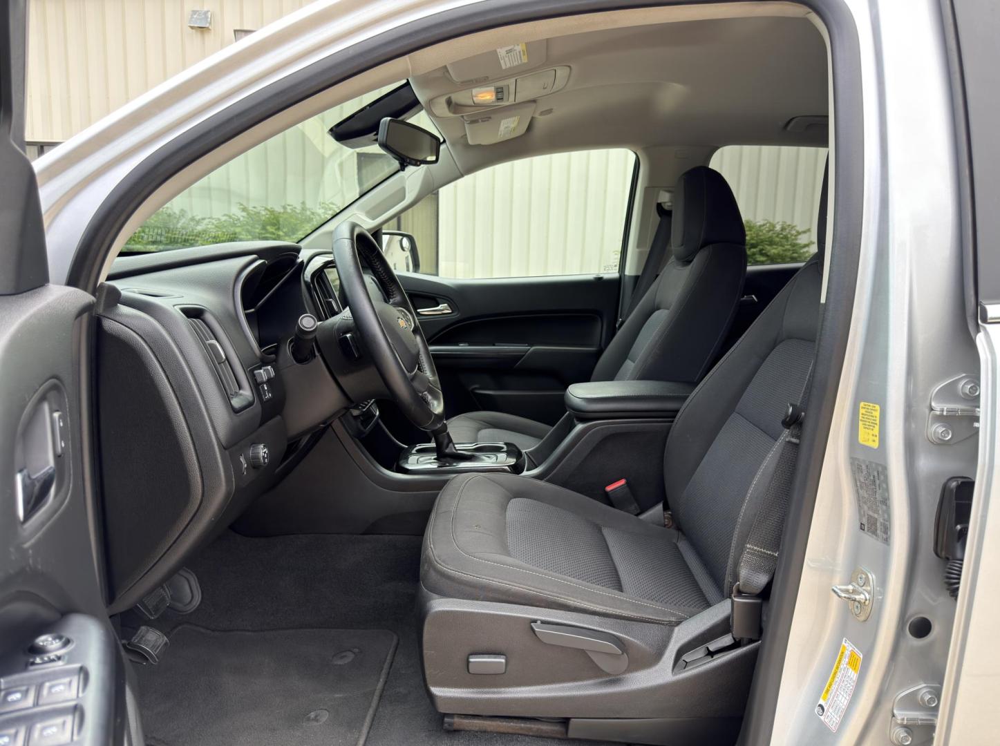 2020 SILVER /Black Chevrolet Colorado LT Crew Cab 2WD (1GCGSCEN6L1) with an 3.6L V6 engine, Automatic transmission, located at 2990 Old Orchard Rd., Jackson, MO, 63755, 37.354214, -89.612106 - 2020 Chevrolet Colorado LT 122xxx miles Rear Wheel Drive 3.6L V6 Automatic Backup Camera Power Driver Seat Bluetooth Remote Start Cruise Power Windows/Locks/Mirrors We have financing available and we accept trades! Fill out a credit application on our website or come by today! If you hav - Photo#13