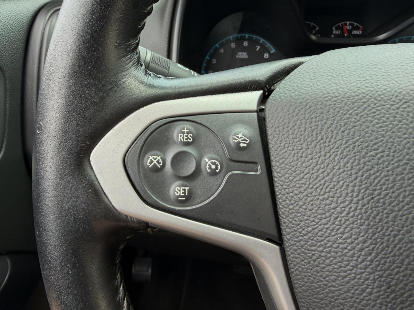 2020 SILVER /Black Chevrolet Colorado LT Crew Cab 2WD (1GCGSCEN6L1) with an 3.6L V6 engine, Automatic transmission, located at 2990 Old Orchard Rd., Jackson, MO, 63755, 37.354214, -89.612106 - 2020 Chevrolet Colorado LT 122xxx miles Rear Wheel Drive 3.6L V6 Automatic Backup Camera Power Driver Seat Bluetooth Remote Start Cruise Power Windows/Locks/Mirrors We have financing available and we accept trades! Fill out a credit application on our website or come by today! If you hav - Photo#23