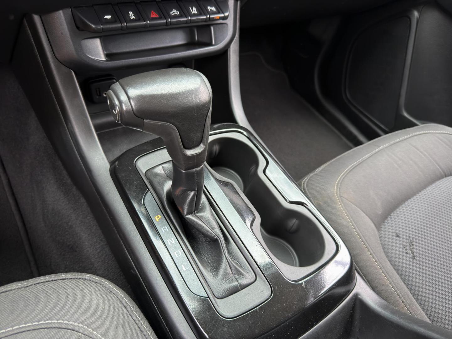 2020 SILVER /Black Chevrolet Colorado LT Crew Cab 2WD (1GCGSCEN6L1) with an 3.6L V6 engine, Automatic transmission, located at 2990 Old Orchard Rd., Jackson, MO, 63755, 37.354214, -89.612106 - 2020 Chevrolet Colorado LT 122xxx miles Rear Wheel Drive 3.6L V6 Automatic Backup Camera Power Driver Seat Bluetooth Remote Start Cruise Power Windows/Locks/Mirrors We have financing available and we accept trades! Fill out a credit application on our website or come by today! If you hav - Photo#25