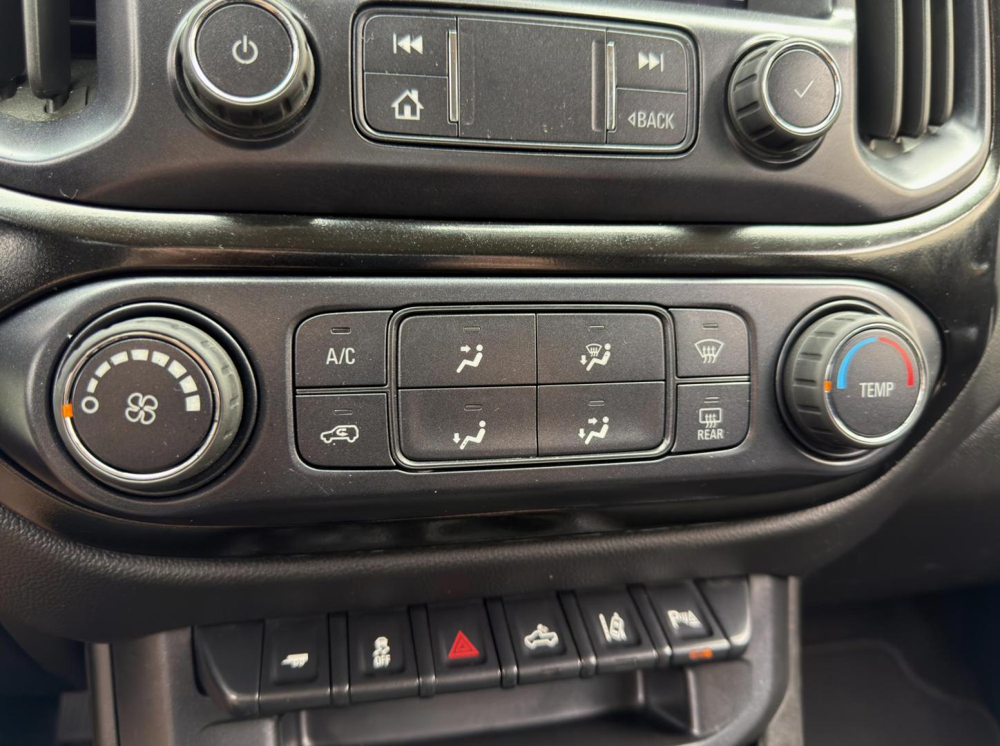 2020 SILVER /Black Chevrolet Colorado LT Crew Cab 2WD (1GCGSCEN6L1) with an 3.6L V6 engine, Automatic transmission, located at 2990 Old Orchard Rd., Jackson, MO, 63755, 37.354214, -89.612106 - 2020 Chevrolet Colorado LT 122xxx miles Rear Wheel Drive 3.6L V6 Automatic Backup Camera Power Driver Seat Bluetooth Remote Start Cruise Power Windows/Locks/Mirrors We have financing available and we accept trades! Fill out a credit application on our website or come by today! If you hav - Photo#28