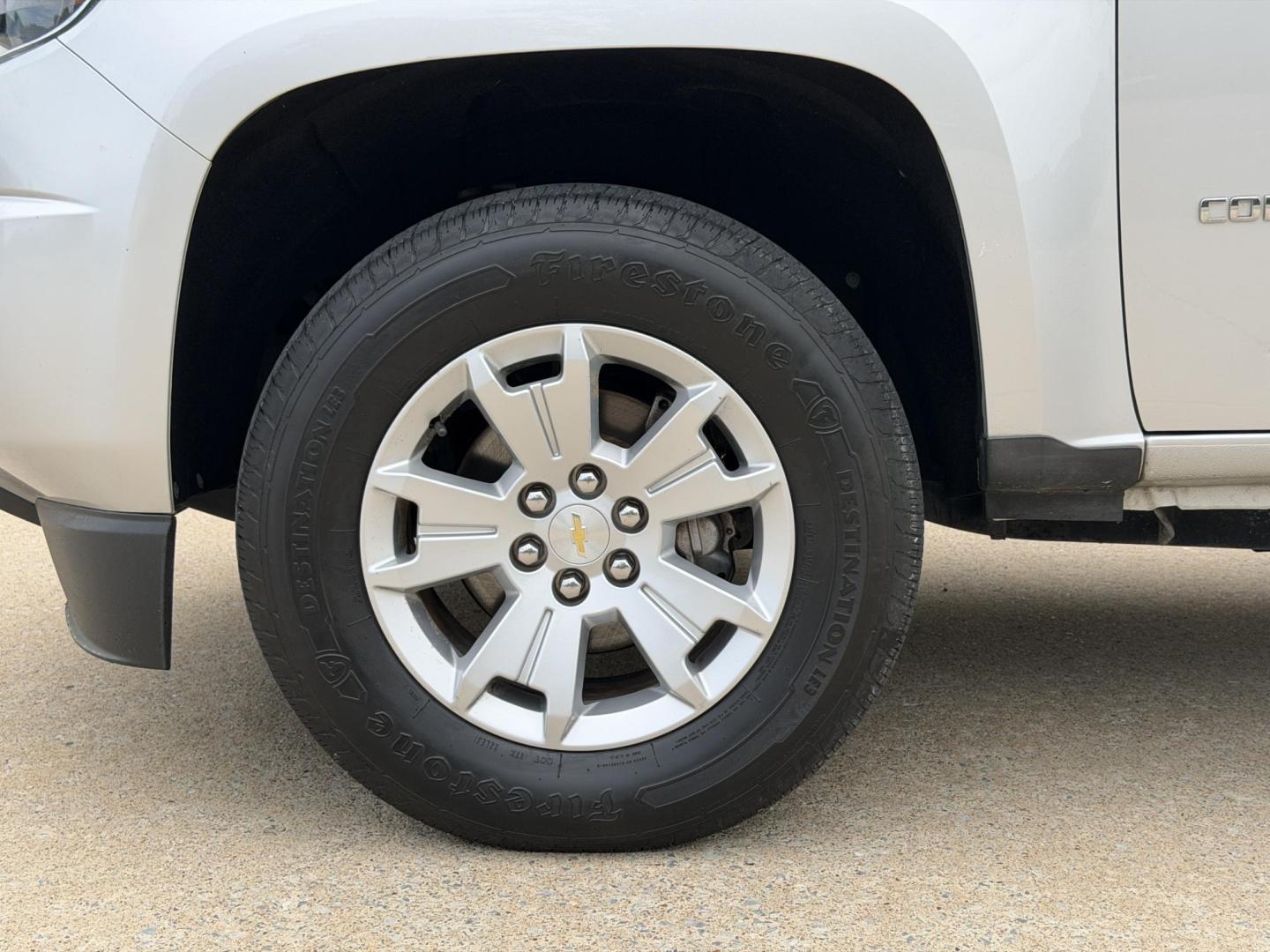 2020 SILVER /Black Chevrolet Colorado LT Crew Cab 2WD (1GCGSCEN6L1) with an 3.6L V6 engine, Automatic transmission, located at 2990 Old Orchard Rd., Jackson, MO, 63755, 37.354214, -89.612106 - 2020 Chevrolet Colorado LT 122xxx miles Rear Wheel Drive 3.6L V6 Automatic Backup Camera Power Driver Seat Bluetooth Remote Start Cruise Power Windows/Locks/Mirrors We have financing available and we accept trades! Fill out a credit application on our website or come by today! If you hav - Photo#37
