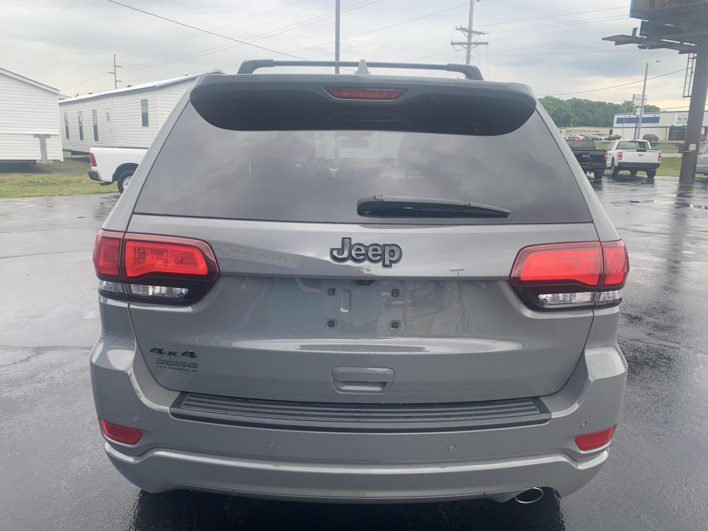 2021 GRAY /BLACK Jeep Grand Cherokee Laredo E 4WD (1C4RJFAG2MC) with an 3.6L V6 DOHC 24V engine, Automatic transmission, located at 506 S. Kingshighway, Cape Girardeau, MO, 63703, (573) 235-5000, 37.294991, -89.553635 - 2021 Jeep Grand Cherokee Laredo E 4WD Only 52,xxx miles Heated Seats Heated Steering Wheel Steering Wheel Controls 4 wheel drive Backup Cam Bluetooth Cruise Power Windows/Locks/Mirrors We have financing available and we accept trades! Fill out a credit application on our website or come by - Photo#6