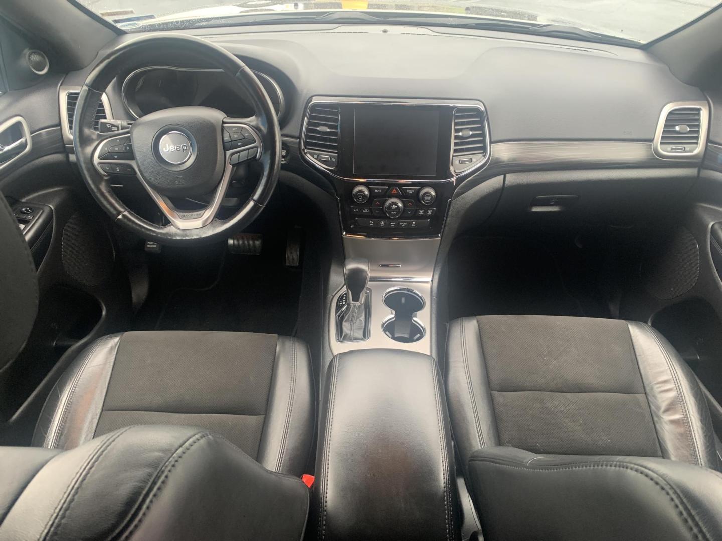 2021 GRAY /BLACK Jeep Grand Cherokee Laredo E 4WD (1C4RJFAG2MC) with an 3.6L V6 DOHC 24V engine, Automatic transmission, located at 506 S. Kingshighway, Cape Girardeau, MO, 63703, (573) 235-5000, 37.294991, -89.553635 - 2021 Jeep Grand Cherokee Laredo E 4WD Only 52,xxx miles Heated Seats Heated Steering Wheel Steering Wheel Controls 4 wheel drive Backup Cam Bluetooth Cruise Power Windows/Locks/Mirrors We have financing available and we accept trades! Fill out a credit application on our website or come by - Photo#16
