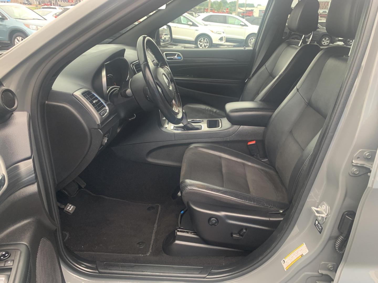 2021 GRAY /BLACK Jeep Grand Cherokee Laredo E 4WD (1C4RJFAG2MC) with an 3.6L V6 DOHC 24V engine, Automatic transmission, located at 506 S. Kingshighway, Cape Girardeau, MO, 63703, (573) 235-5000, 37.294991, -89.553635 - 2021 Jeep Grand Cherokee Laredo E 4WD Only 52,xxx miles Heated Seats Heated Steering Wheel Steering Wheel Controls 4 wheel drive Backup Cam Bluetooth Cruise Power Windows/Locks/Mirrors We have financing available and we accept trades! Fill out a credit application on our website or come by - Photo#20
