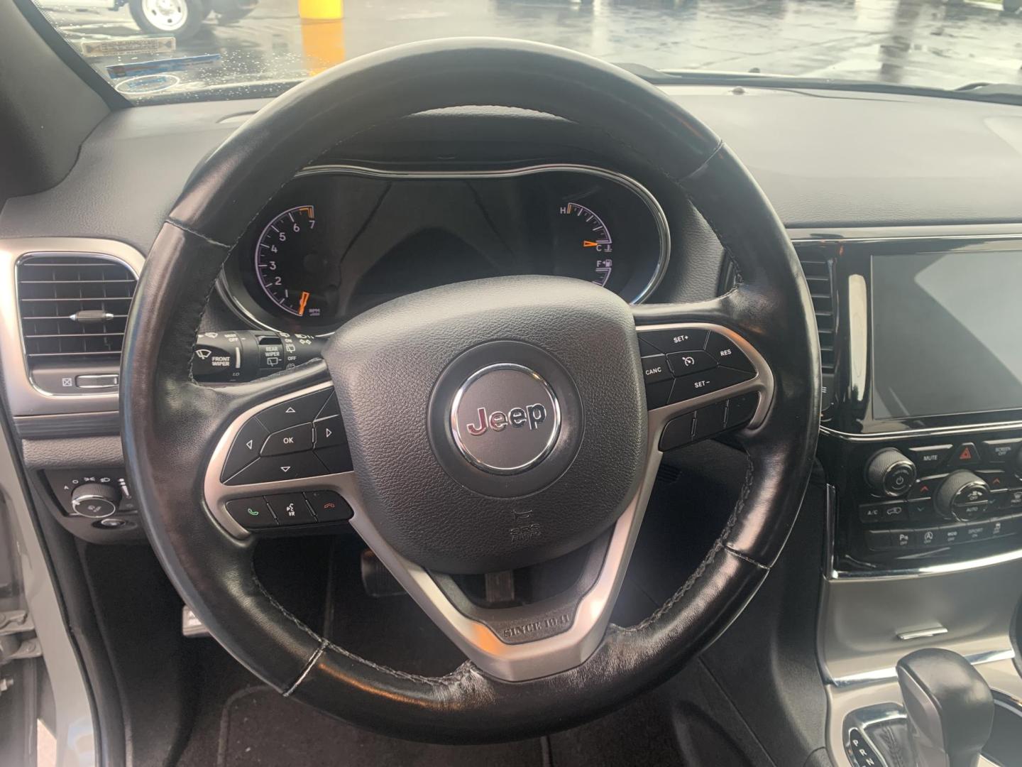 2021 GRAY /BLACK Jeep Grand Cherokee Laredo E 4WD (1C4RJFAG2MC) with an 3.6L V6 DOHC 24V engine, Automatic transmission, located at 506 S. Kingshighway, Cape Girardeau, MO, 63703, (573) 235-5000, 37.294991, -89.553635 - 2021 Jeep Grand Cherokee Laredo E 4WD Only 52,xxx miles Heated Seats Heated Steering Wheel Steering Wheel Controls 4 wheel drive Backup Cam Bluetooth Cruise Power Windows/Locks/Mirrors We have financing available and we accept trades! Fill out a credit application on our website or come by - Photo#26