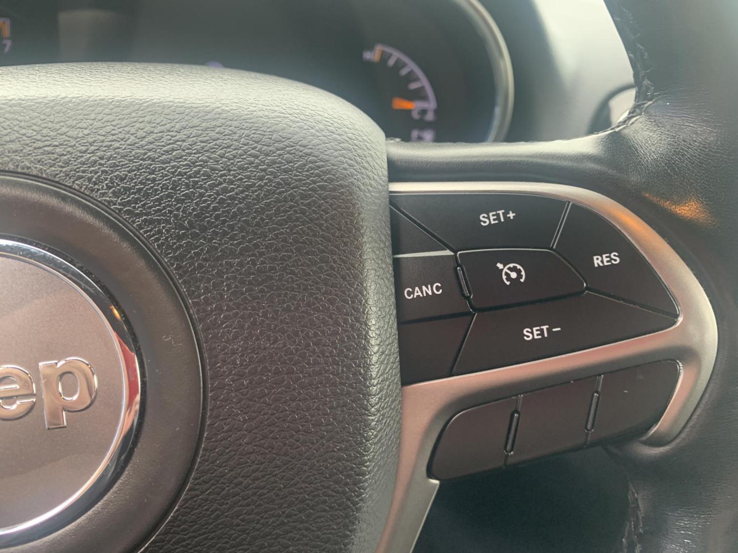 2021 GRAY /BLACK Jeep Grand Cherokee Laredo E 4WD (1C4RJFAG2MC) with an 3.6L V6 DOHC 24V engine, Automatic transmission, located at 506 S. Kingshighway, Cape Girardeau, MO, 63703, (573) 235-5000, 37.294991, -89.553635 - 2021 Jeep Grand Cherokee Laredo E 4WD Only 52,xxx miles Heated Seats Heated Steering Wheel Steering Wheel Controls 4 wheel drive Backup Cam Bluetooth Cruise Power Windows/Locks/Mirrors We have financing available and we accept trades! Fill out a credit application on our website or come by - Photo#25