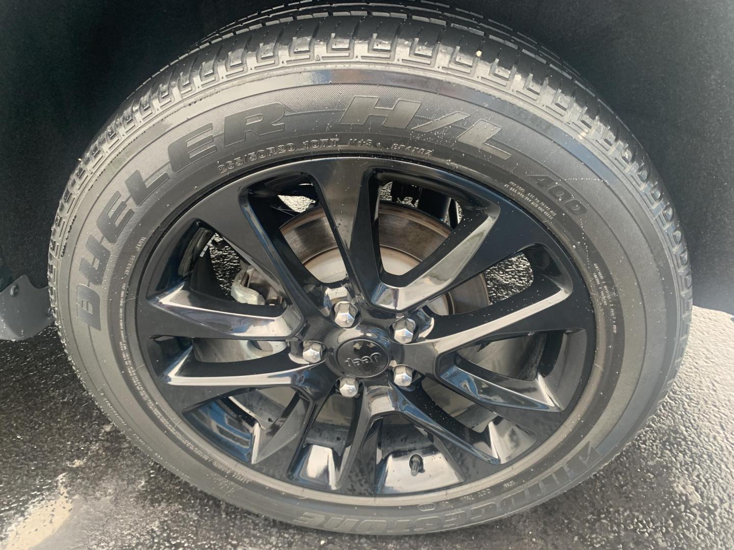 2021 GRAY /BLACK Jeep Grand Cherokee Laredo E 4WD (1C4RJFAG2MC) with an 3.6L V6 DOHC 24V engine, Automatic transmission, located at 506 S. Kingshighway, Cape Girardeau, MO, 63703, (573) 235-5000, 37.294991, -89.553635 - 2021 Jeep Grand Cherokee Laredo E 4WD Only 52,xxx miles Heated Seats Heated Steering Wheel Steering Wheel Controls 4 wheel drive Backup Cam Bluetooth Cruise Power Windows/Locks/Mirrors We have financing available and we accept trades! Fill out a credit application on our website or come by - Photo#34